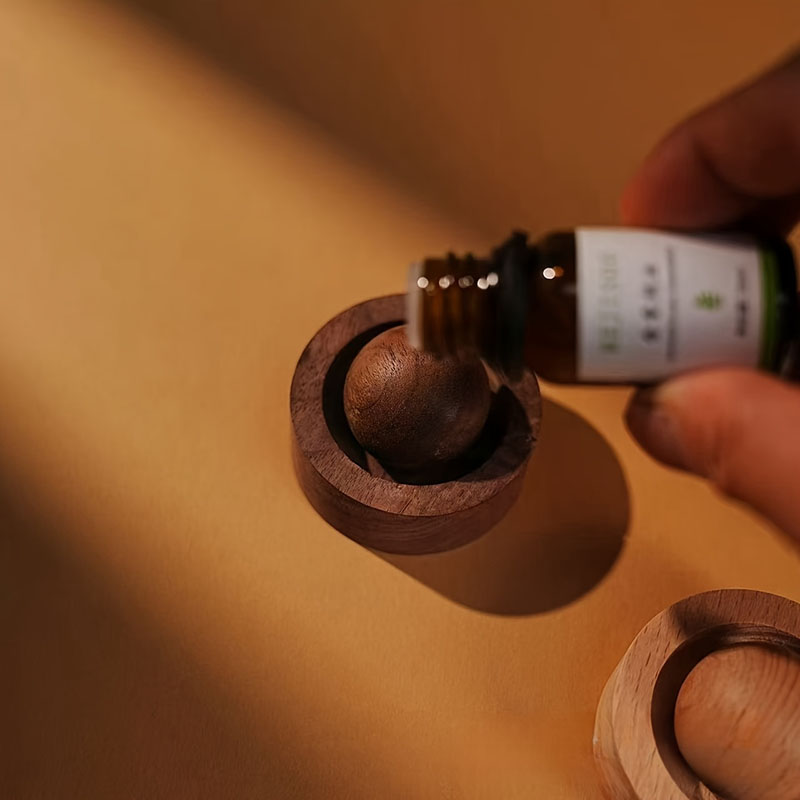 Quality Home Fragrance - Diffuser Aroma Kayu Elegan, Desain Berputar